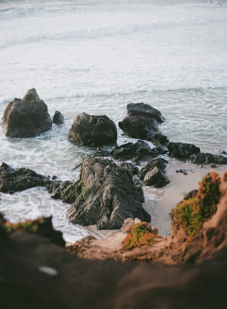 photo of the ocean and rocks in Big Sur
