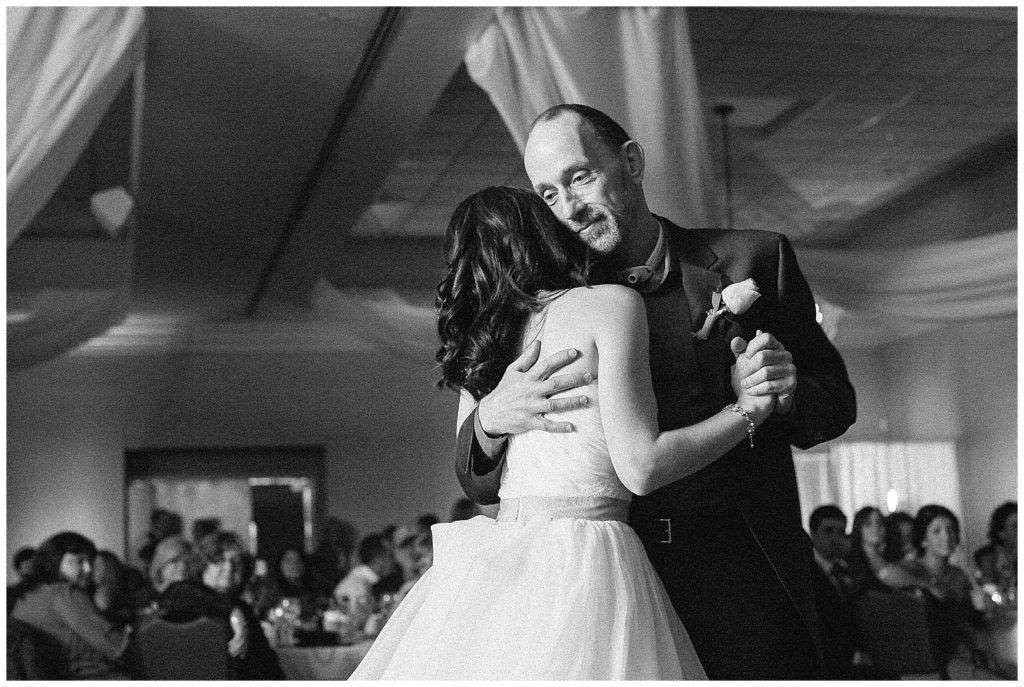 brides should ask photographers Photographing dark first dance