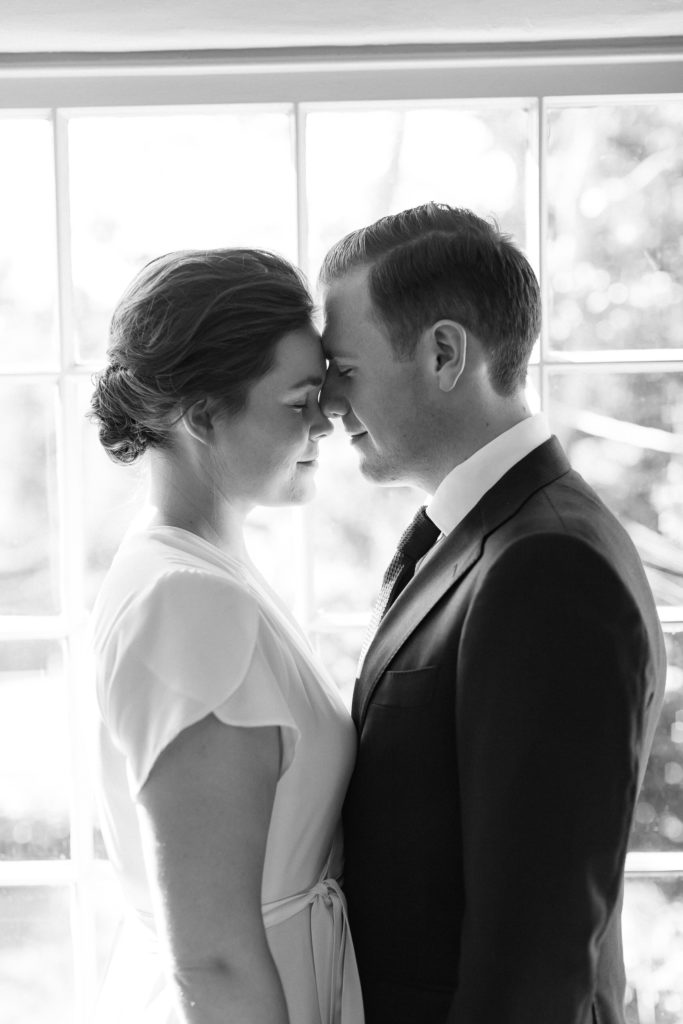 black-and-white-bride-groom-home-portraits-ags-photo-art