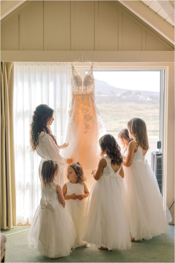 Getting Ready Must-Have  Photos For Her bride with flower girls

