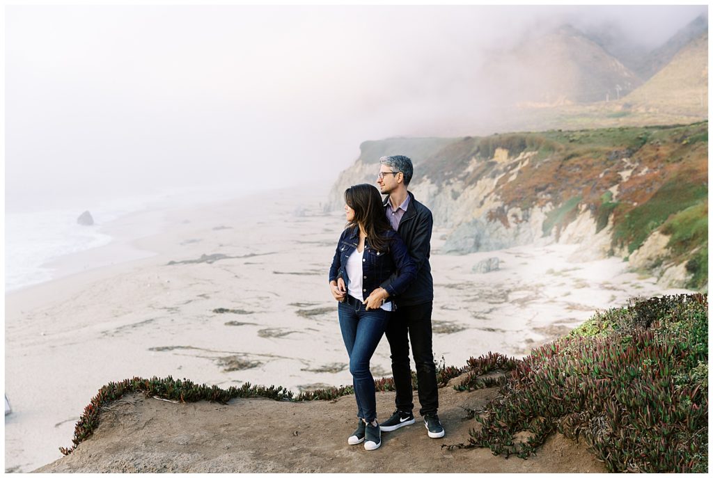 the couple overlooking the waves of Big Sur by film photographer AGS Photo Art