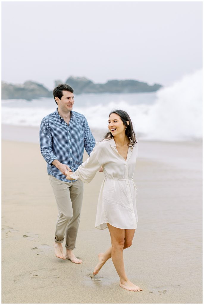 couple exploring the Big Sur shoreline